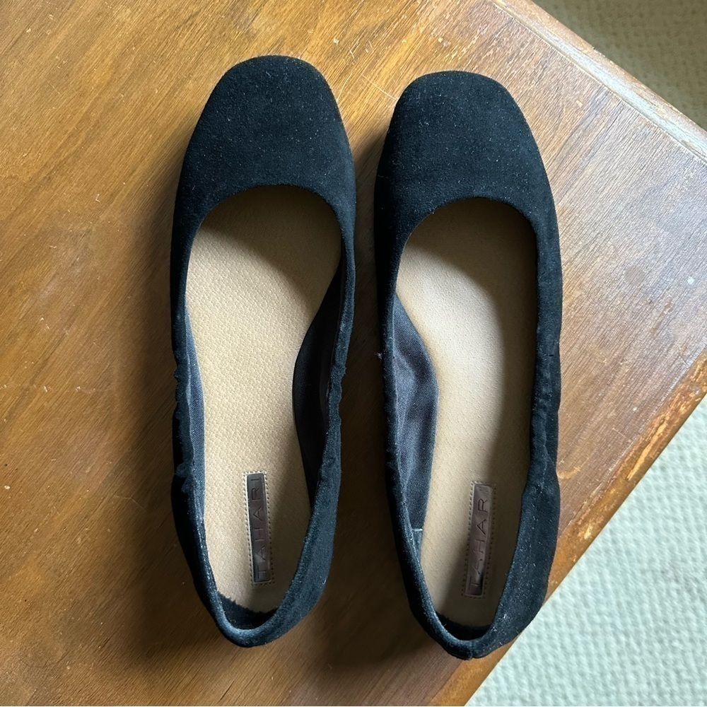 Tahari TA-Zorel Black Suede Ballet Flats sz 7.5